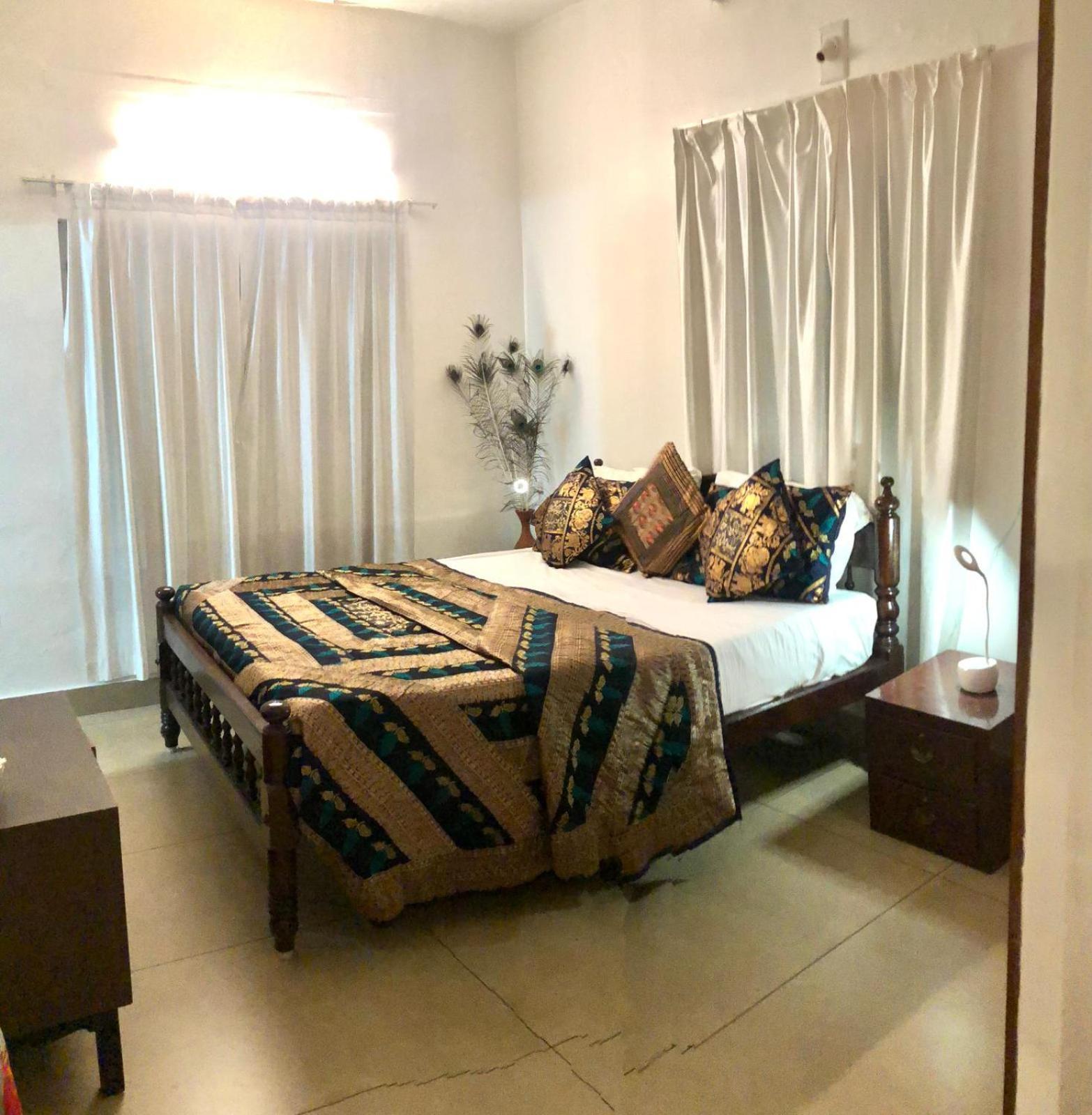 Mother Tree Inn Kochi Exterior photo